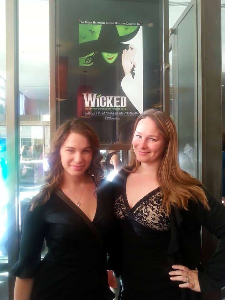 WICKED Is In Town- A Must See For The Entire Family #BoadwayinPortland #PDX #Wicked picket and i