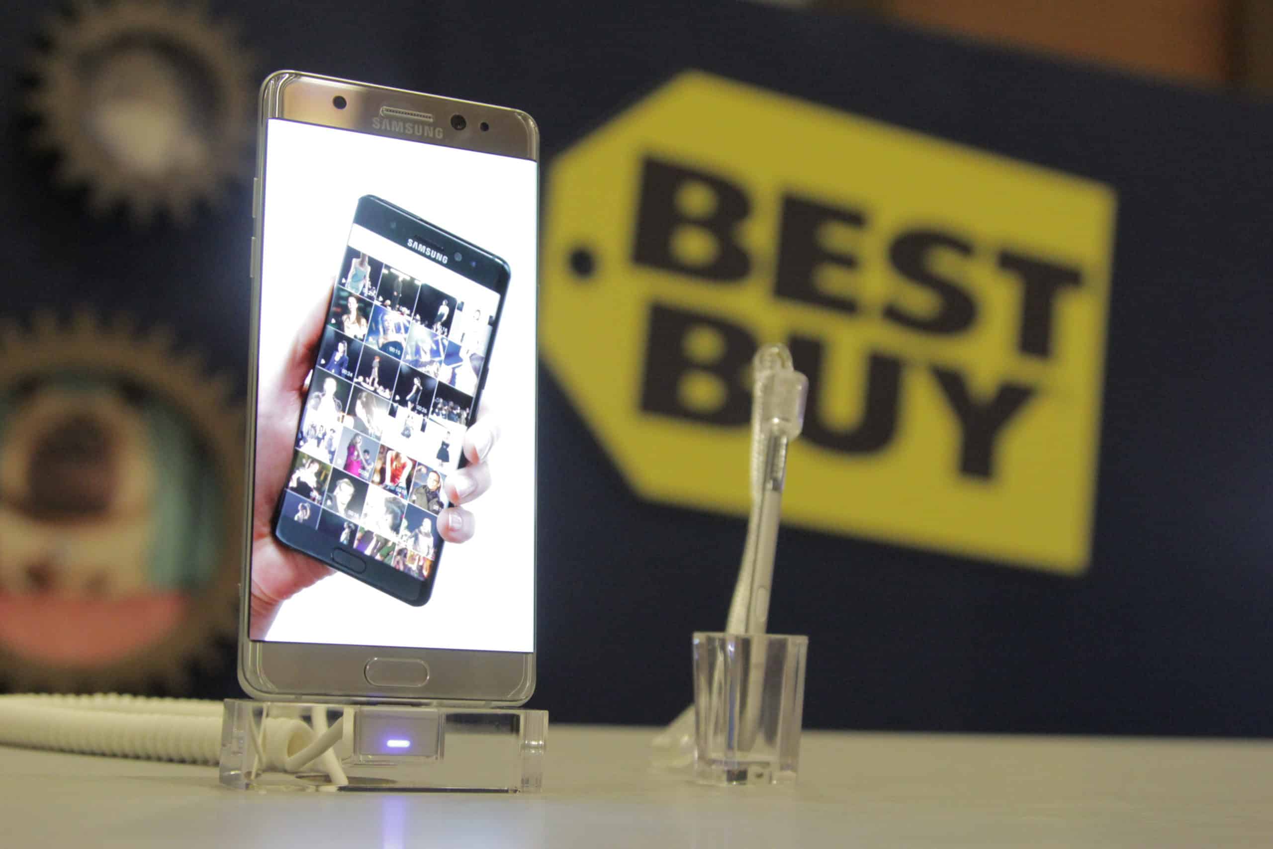 Best Buy Has All Your Cell Phone Needs For Back To School #ad #GalaxyNote7