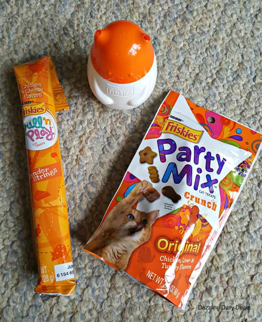 Friskies Pull N Play available at PetSmart #ad #MostPlayfulCat pull-n-play-4