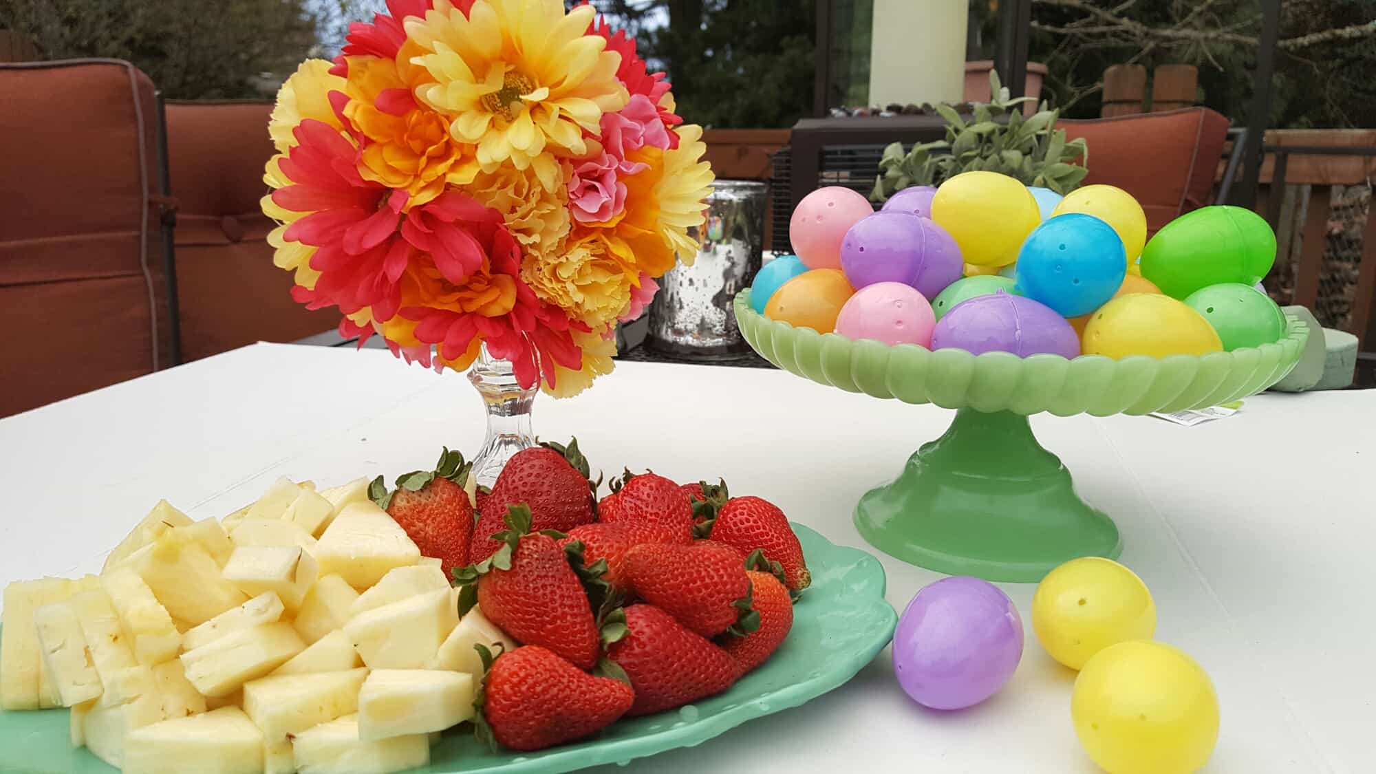 10 Minute Floral Centerpiece With Dollar Tree #ad #dollartree