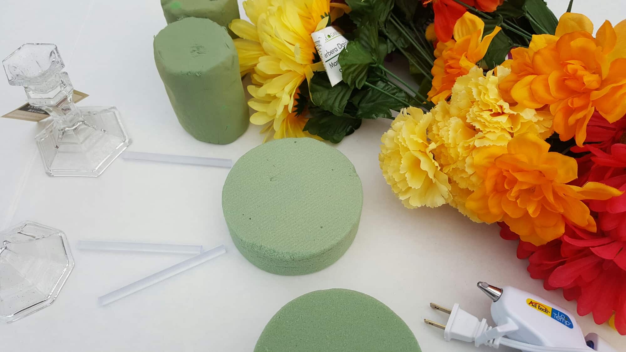 10 Minute Floral Centerpiece With Dollar Tree #ad #dollartree 10 Minute Floral Centerpiece With Dollar Tree #ad #dollartree