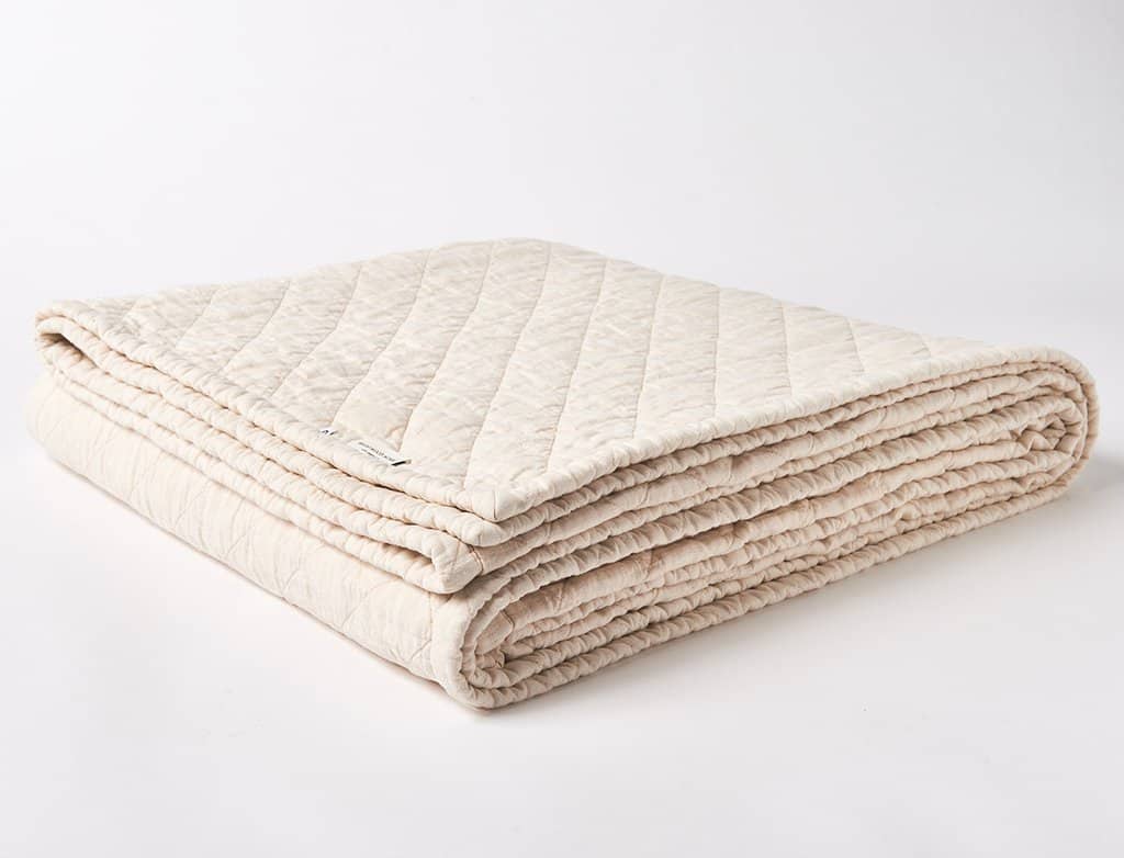 WIN 2 Pacifica Memory Foam Pillows + A Queen Size Beachwood Linen Quilt #Giveaway