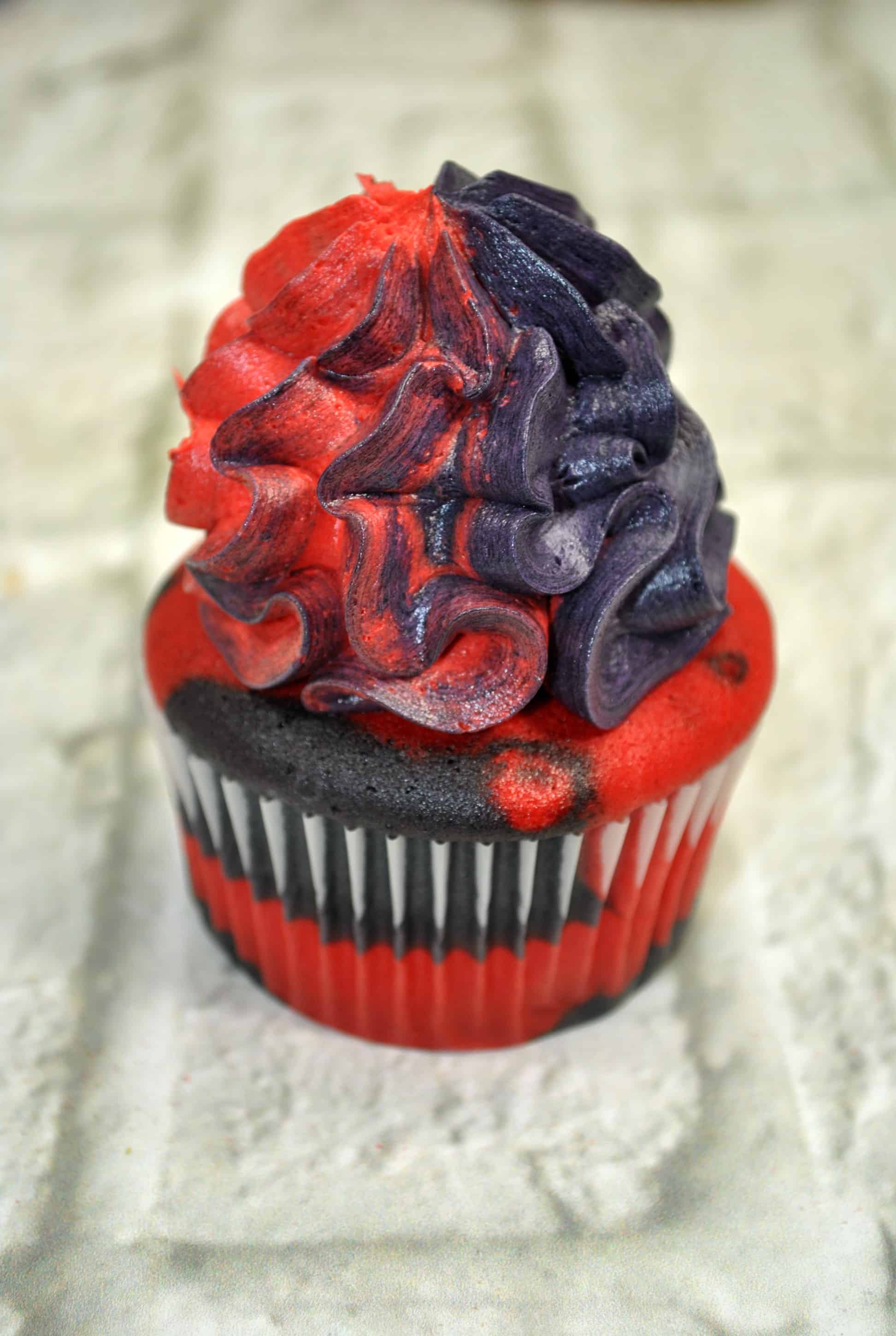 Easy Deadpool Cupcakes #Deadpool2 Deadpool