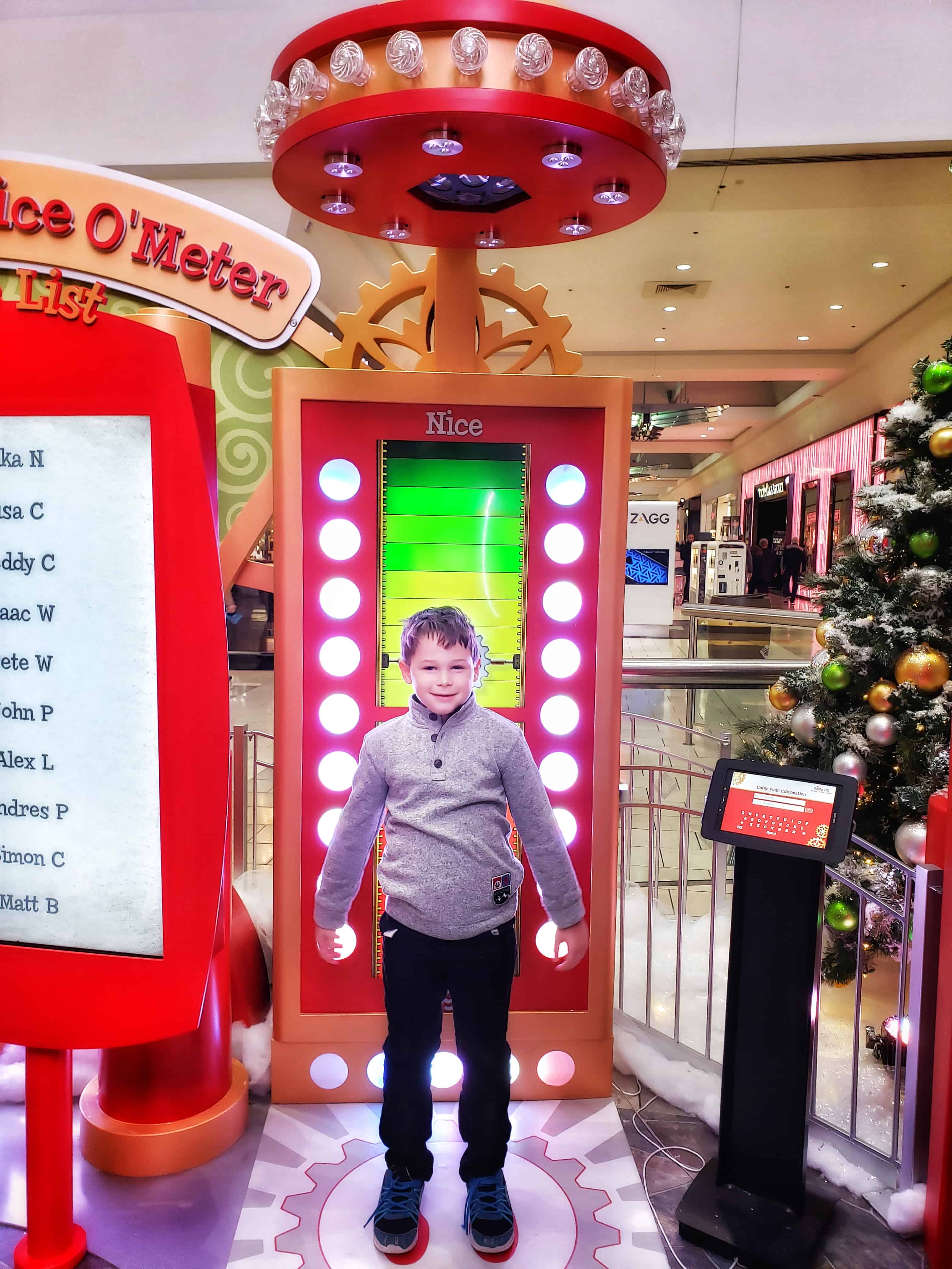 Santa HQ Is The Best Way To Experience Santa #Ad #SantaHQ #MyHGTVLife Santa HQ Is The Best Way To Experience Santa #Ad #SantaHQ #MyHGTVLife