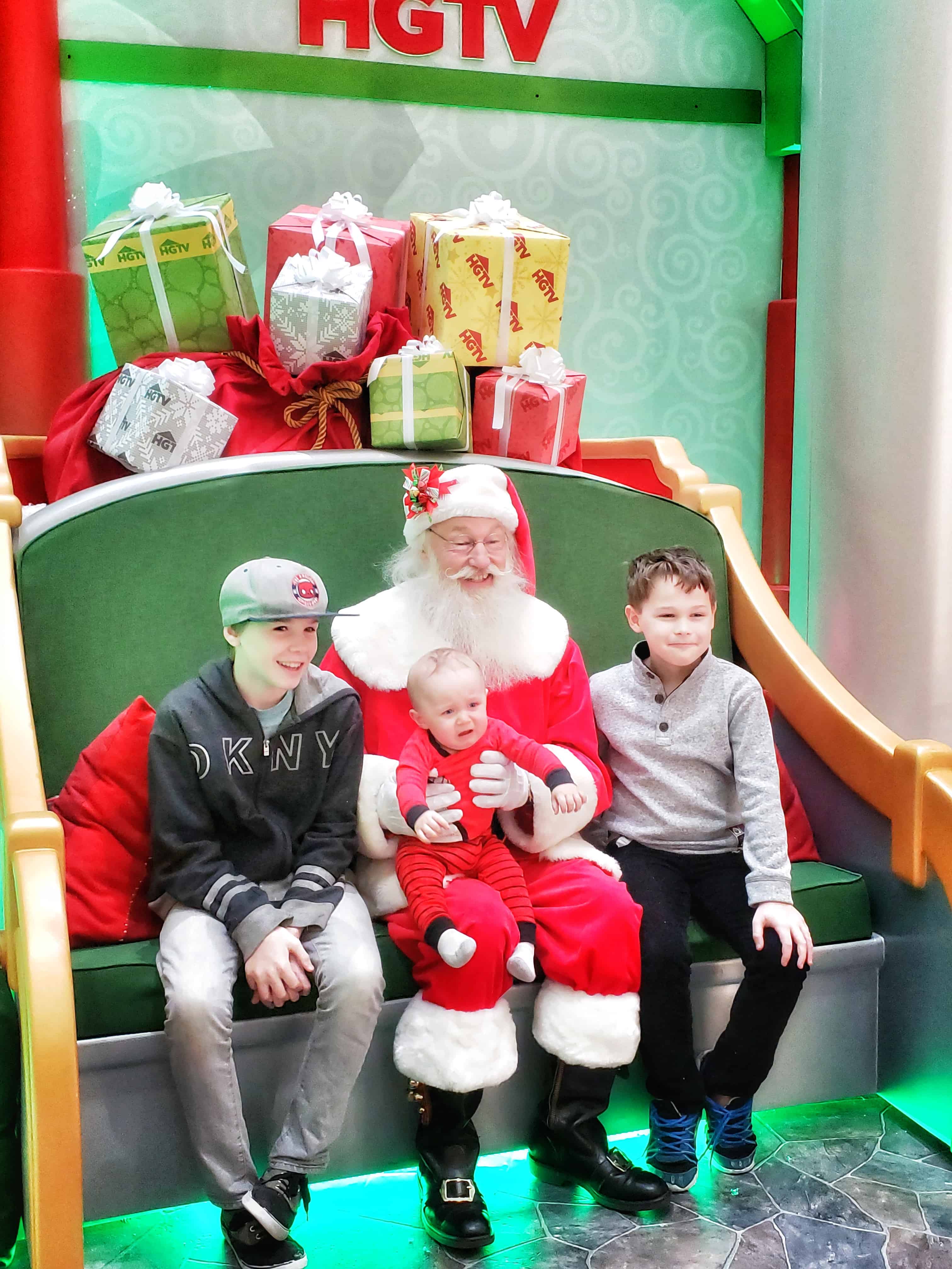 Santa HQ Is The Best Way To Experience Santa #Ad #SantaHQ #MyHGTVLife Santa HQ Is The Best Way To Experience Santa #Ad #SantaHQ #MyHGTVLife