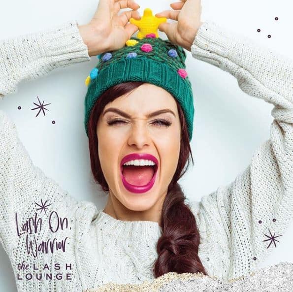 Last Minute Gift Idea! Every Girl Wears The Same Size In Lashes #TheLashLounge