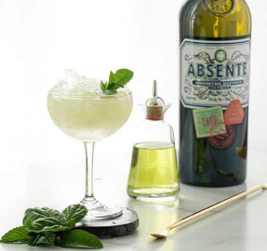 Holiday Gift Guide For Cocktail Lovers 21+ Holiday Gift Guide For Cocktail Lovers 21+