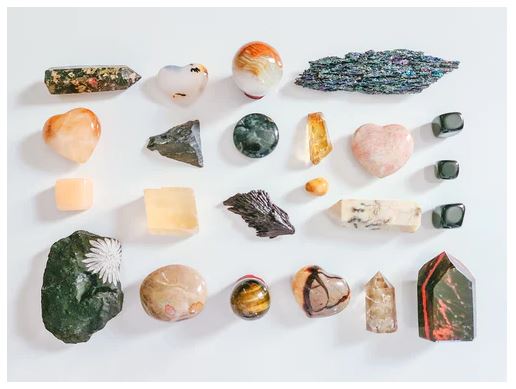 6 Interesting Facts About Moldavite Gems That You Didn’t Know About 6 Interesting Facts About Moldavite Gems That You Didn’t Know About