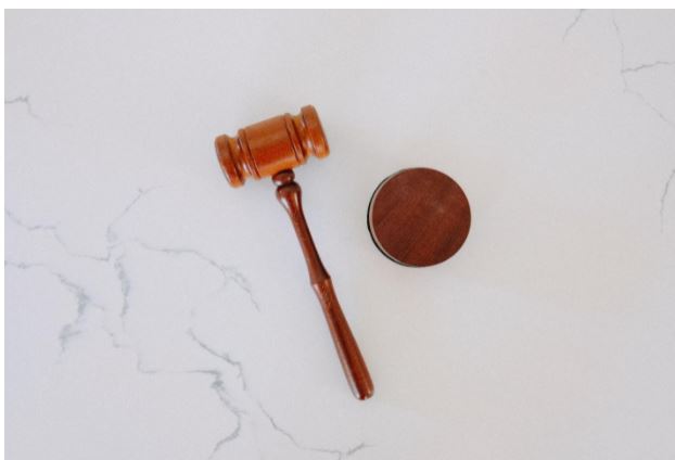 6 Questions to Ask a Lawyer Before Hiring Them 6 Questions to Ask a Lawyer Before Hiring Them